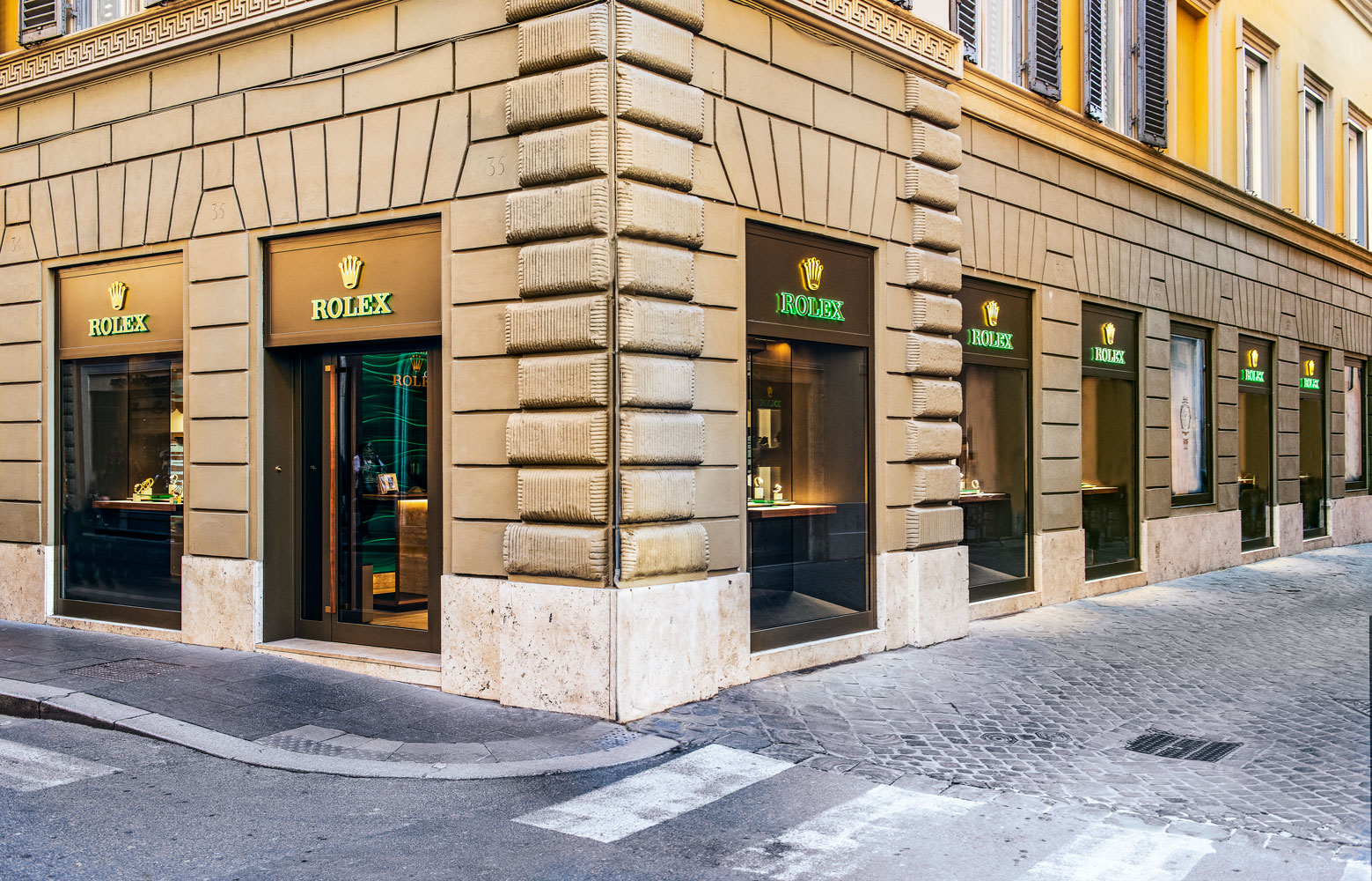 Rolex Boutique Roma - Hausmann & Co - Via dei Condotti, 35/A, 00187 Roma RM, Italy
