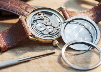 Vetro orologio di lusso graffiato